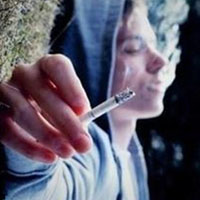 欧美男生难过颓废的微信图片大全 辜负了你我难得的相遇