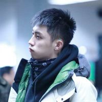 潮男黄景瑜微信帅气头像2022 我可以洒脱放下笑着原谅