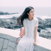 2022最新微信海边女生头像小清新 眼泪停留在昨天的琴上