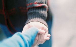 好听的幸福情话微信签名浪漫 手牵手在一起的幸福签名2022