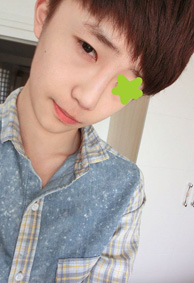 欧美男生微信空间皮肤 喜欢你的会讨厌你讨厌你的更加讨厌你