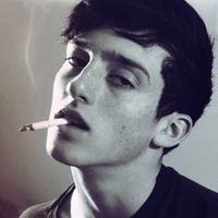 最新男生霸气带字的头像吸烟 面具戴太久就会长在脸上