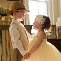 微信情侣网名情侣专用霸气 你咋不上天和太阳肩并肩