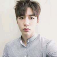 韩范帅气男生上半身头像 淹没在浪漫的气氛里