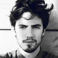 2022最新微信欧美男生黑白头像 所谓爱情就是有那么一个人