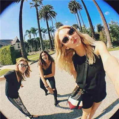 欧美姐妹三人头像搞怪微信群头像 还是好朋友比爱人长久