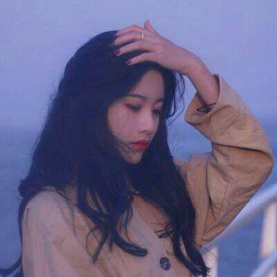 微信头像女生文字控伤感带字 放下所有的偏见和执拗