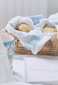 微信个性透明皮肤大图小清新 生活不爱我我也不爱我的生活