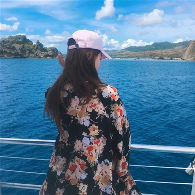 2022海边背影伤感头像女生高清大图 如今最好没有来日方长