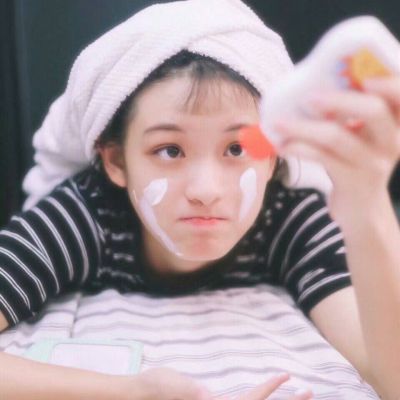 最新唯美可爱女生微博头像 爱你爱到无可救药的地步