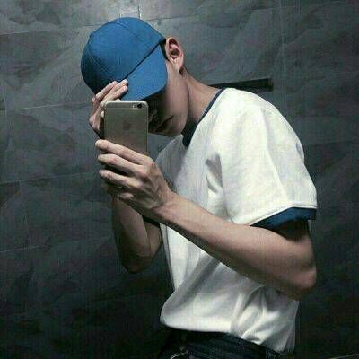 2022霸气头像男生超拽冷酷无情 简单的陪伴最心安