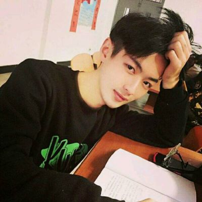 高清帅气个性男生微博头像最新 你总是给我猝不及防的心跳