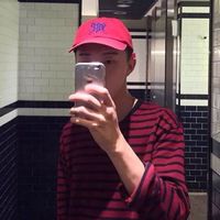 微信自拍风个性男生头像 千人似你无人是你