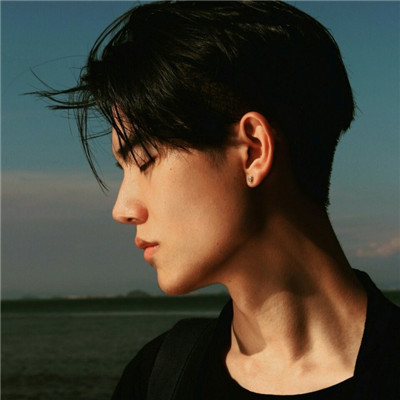 超拽帅气2022男生头像精选 蒲公英的纷飞迷乱了谁的眼