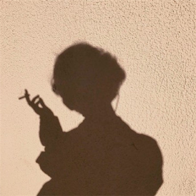 2022最新微信头像简约干净 好久没有抱到喜欢的人了