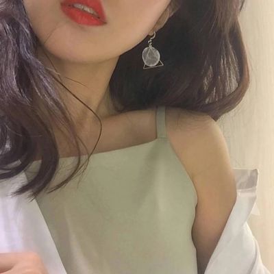 个性潮流部位微信头像魅力女生 攒足了失望然后离开