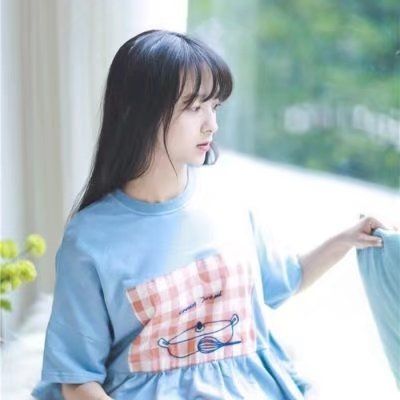 超好看的微信头像女生长发美女 有感情的杀手不会太出众