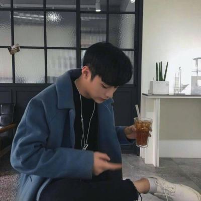 有点拽超酷的男生微博头像个性男生 爱一遍叫人老了好几十岁