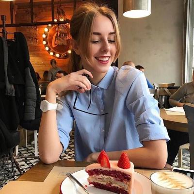 2022最新微信头像欧美女生阳光青春 一哄就好的人活该受尽委屈