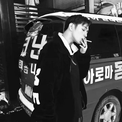 最新男生微博头像黑白冷酷2022 有些事过着过着就淡了