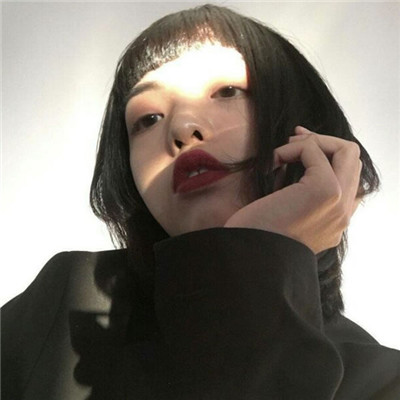 2022潮流时尚女生快手头像霸气 生性冷淡并非无情