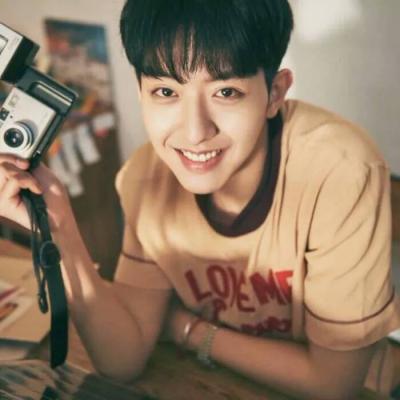 男生帅气微博头像个性阳光青春 不要靠失恋来成熟自己