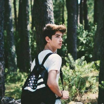 高清帅气的欧美男生头像2022最新版 笑脸给多了惯的是病