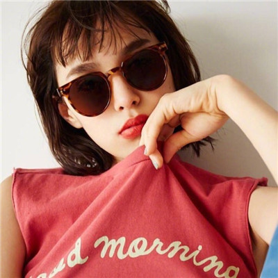 2022霸气范欧美女生头像大图 生来不羁怎能被困在屋檐下