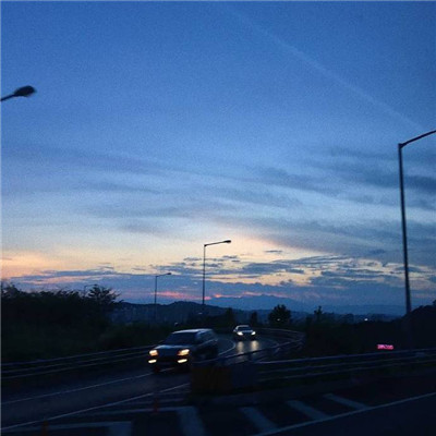 2022最火微信头像男生成熟 胸怀大志却又虚度光阴