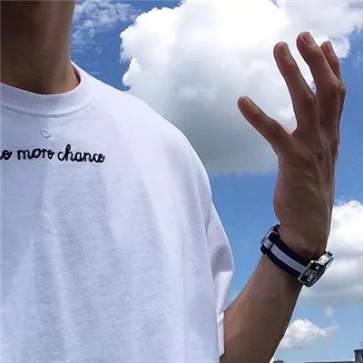 2022好看又低调的情侣头像 不见你时风声雨声草木皆兵