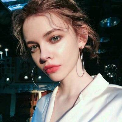 2022好看的欧美女性头像高冷超有范 让我放下的事一定太失望