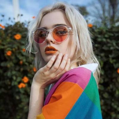 2022微信头像女生欧美范高冷气质 人总是要经历一些什么才能成长