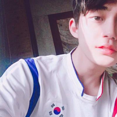 2022超帅霸气男生头像精选小丑 当幸福来临我却不在家