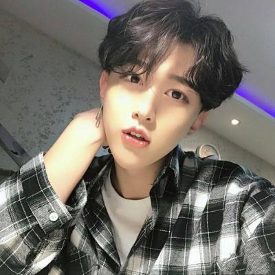 2022好看的微信头像男生干净帅气小清新 余生桥路两归无喜无悲