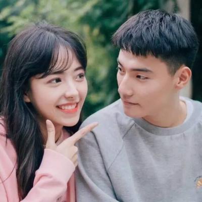 2022情侣头像两人两张唯美甜蜜小清新 爱自己是终身浪漫的开始