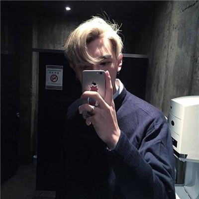 男生阳光帅气手机控头像2022最新 你若使美人计我就将计就计