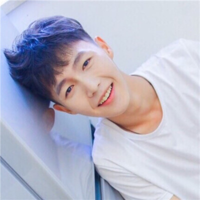 男生帅气好看有范儿头像2022 忘记我们之前是那样的好