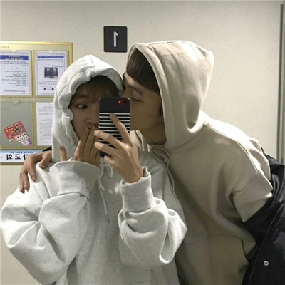 好看的情侣头像甜美有爱2022 只是不想懂的人怎么都不会懂