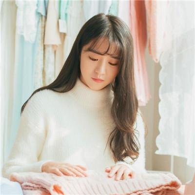 2022唯美有意境小清新女生长发头像 微蓝的心情承载微寒的回忆