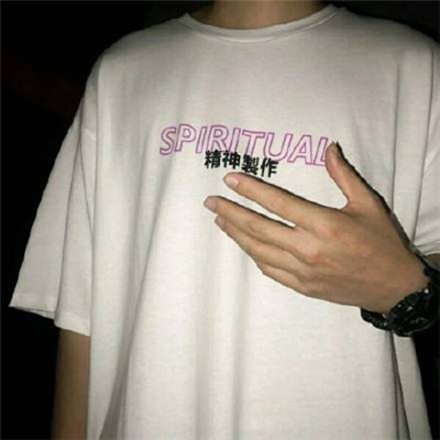 2022最新微信头像男生图片成熟 万般皆由命一点不由人