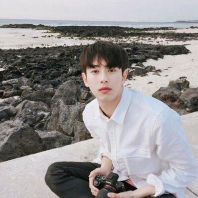 男生头像白色衬衫简约帅气2022 我相信每天都有好事发生