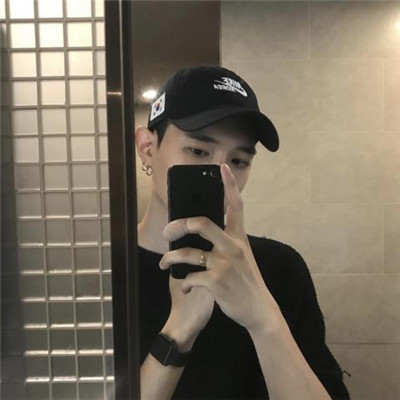 帅气时尚男生头像2022独一无二 总有人山高路远为你而来