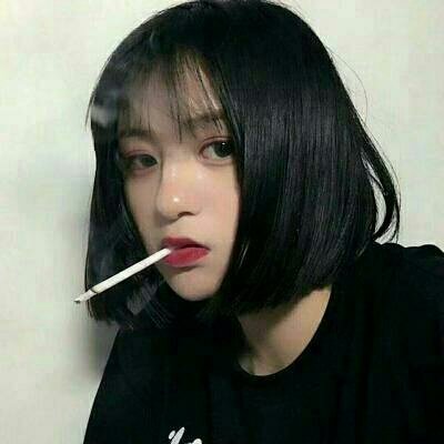 2022最流行的伤感颓废头像坏女孩 缺觉缺爱缺心眼