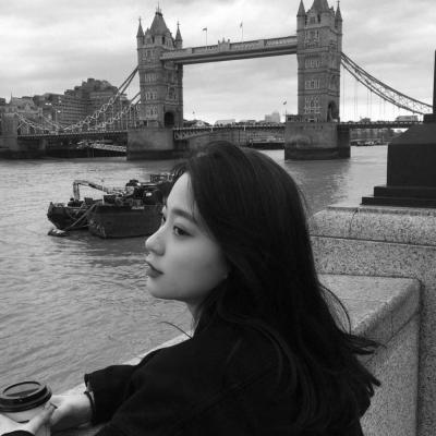 微信女生黑白头像伤感高清大全2022 只因那时年少总把未来想得太好