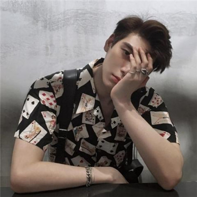 2022最流行男生头像大全帅气潮流 在你面前我只能束手就擒