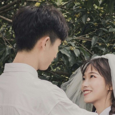 2022微信好看的情侣头像一对两张 哪有那么容易把一个人忘记