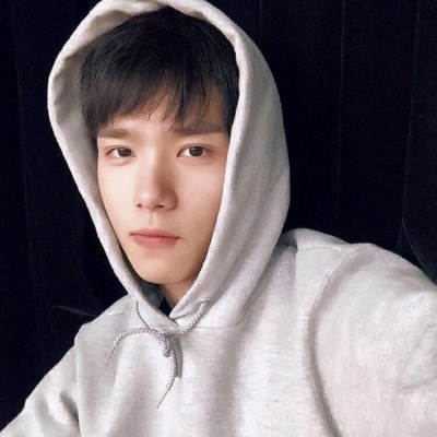 微信帅气男生头像阳关少年 最新男生微信头像大全