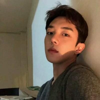 2022最新男生微信头像成熟大气 想你的时候风都是甜的