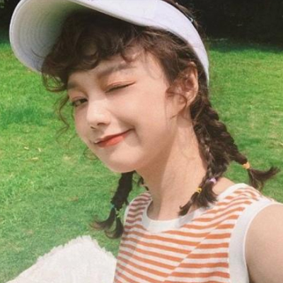 微信扩列宣言女生可爱撩人签名 我这个该死的漂亮女孩