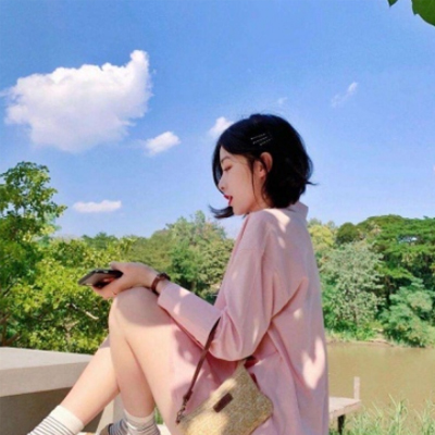 女生微信个性签名唯美清新可爱 我想牵着你手大街小巷走